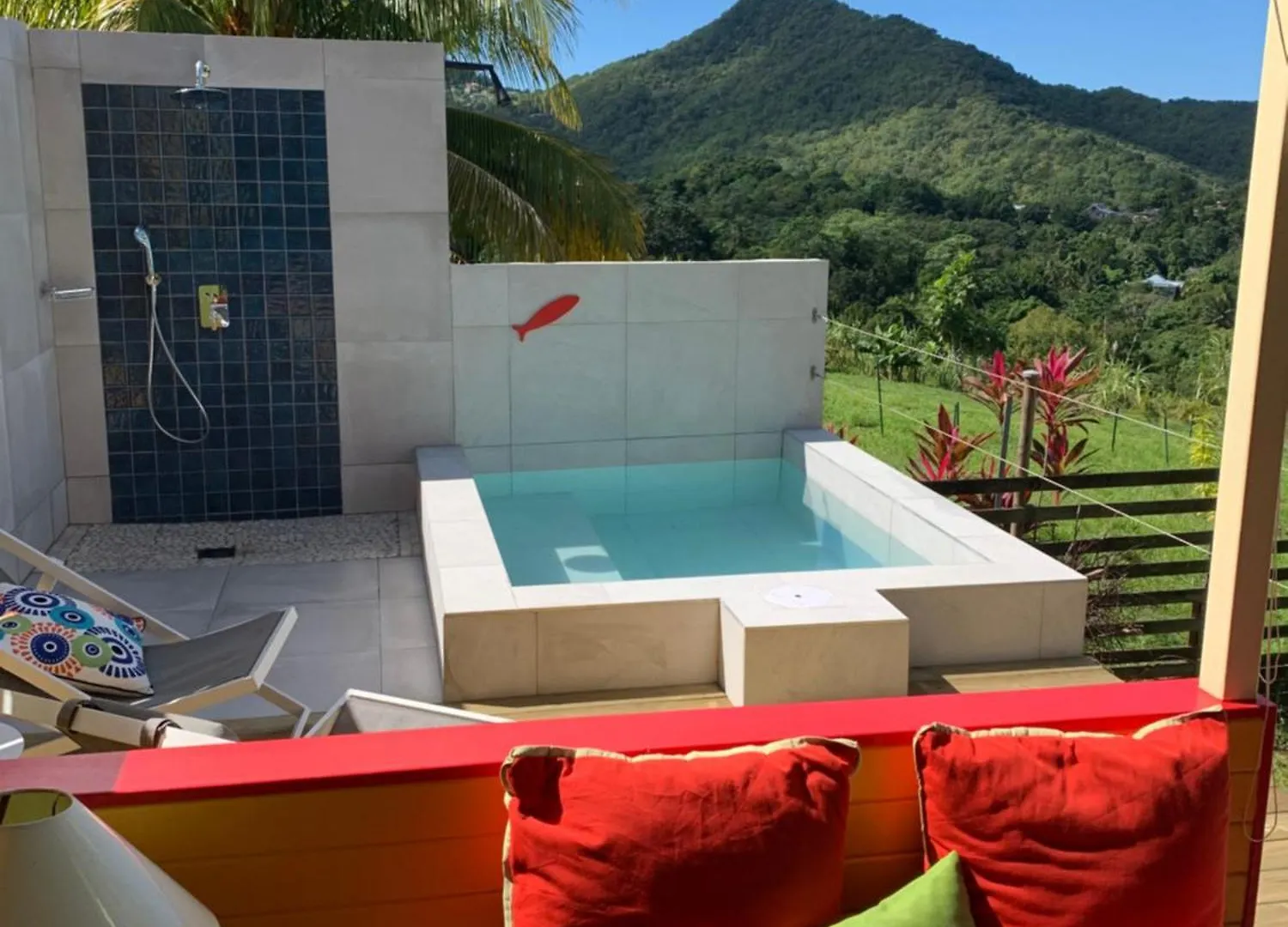 Case Oiseaux De Paradis Avec Piscine Sainte-Rose 0*,  Guadeloupe