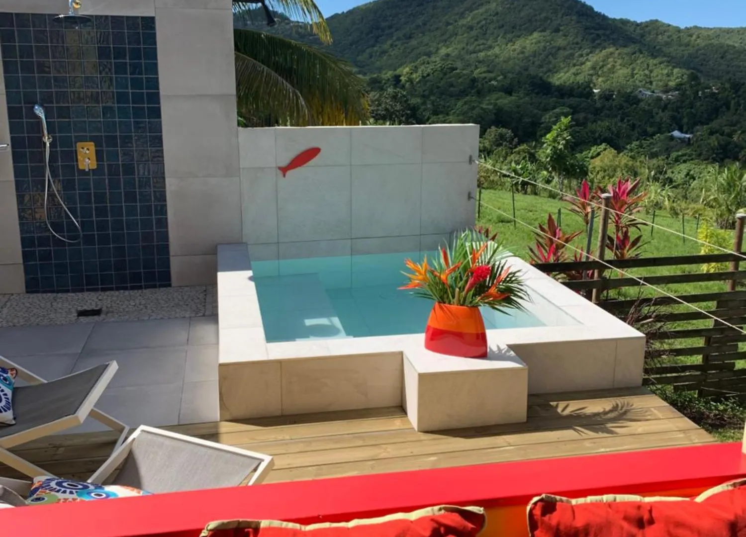 Case Oiseaux De Paradis Avec Piscine Sainte-Rose 0*,  Guadeloupe
